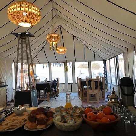 Riad Caravasar Merzouga Bagian luar foto