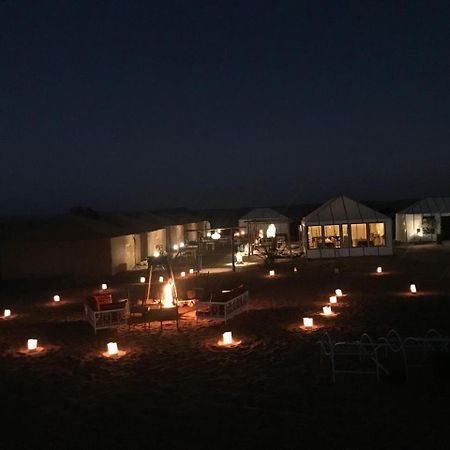 Riad Caravasar Merzouga Bagian luar foto
