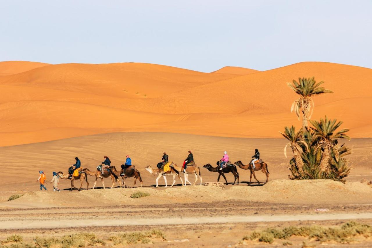 Riad Caravasar Merzouga Bagian luar foto
