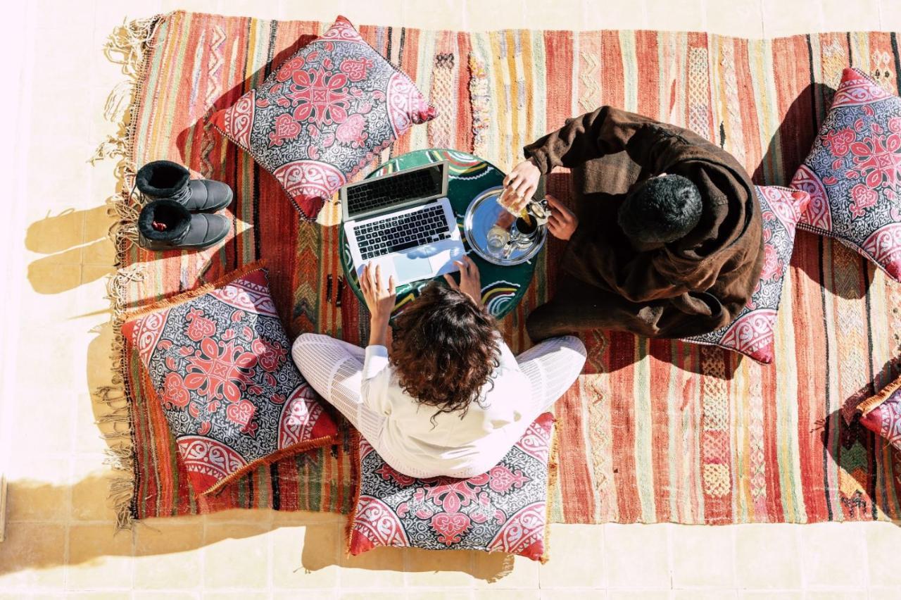 Riad Caravasar Merzouga Bagian luar foto
