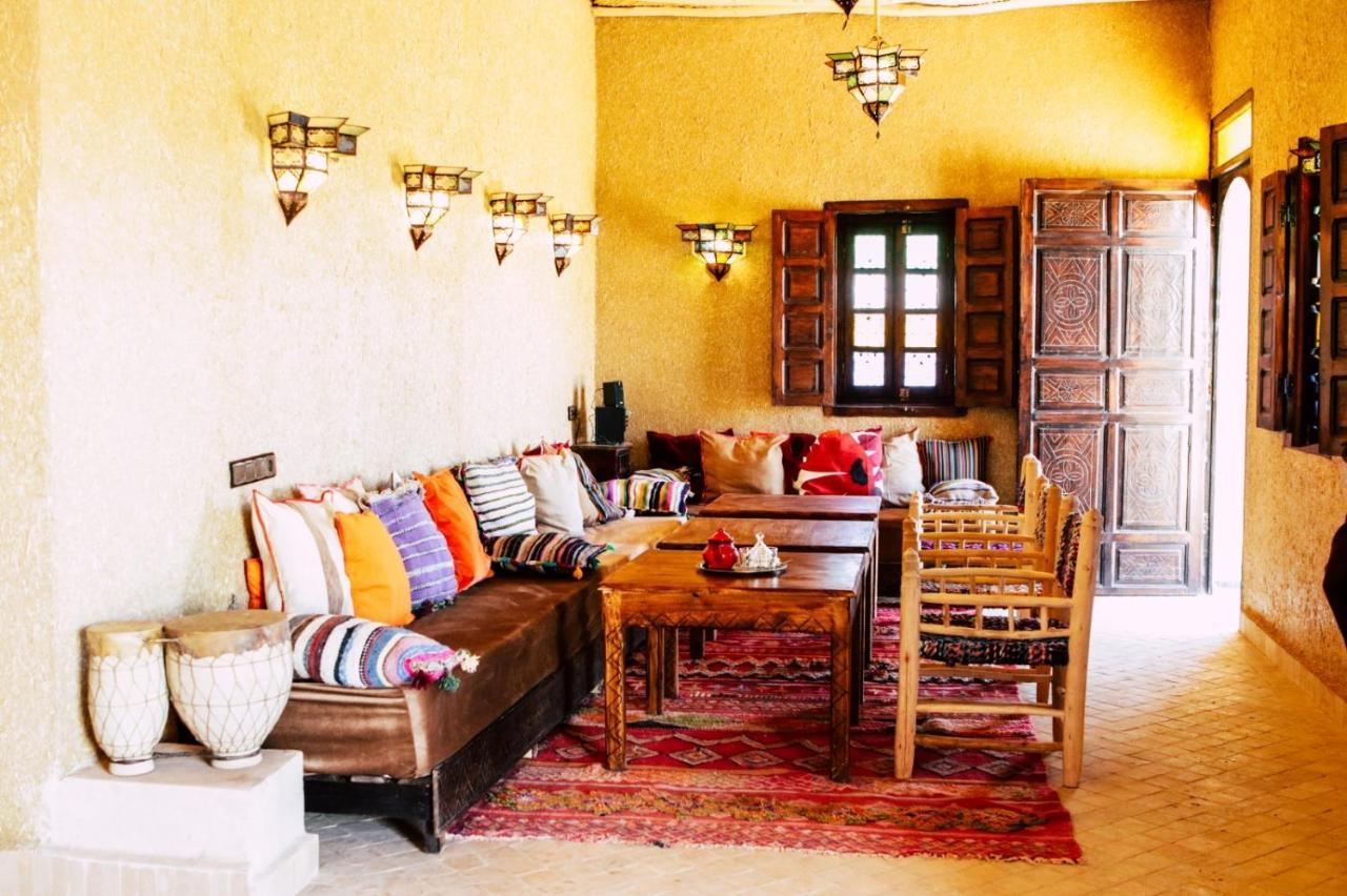 Riad Caravasar Merzouga Bagian luar foto