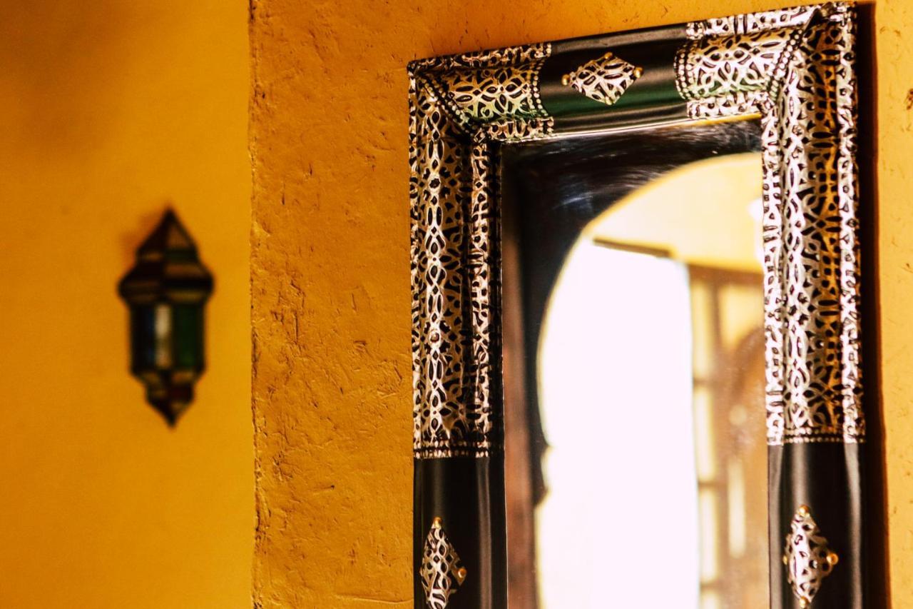 Riad Caravasar Merzouga Bagian luar foto