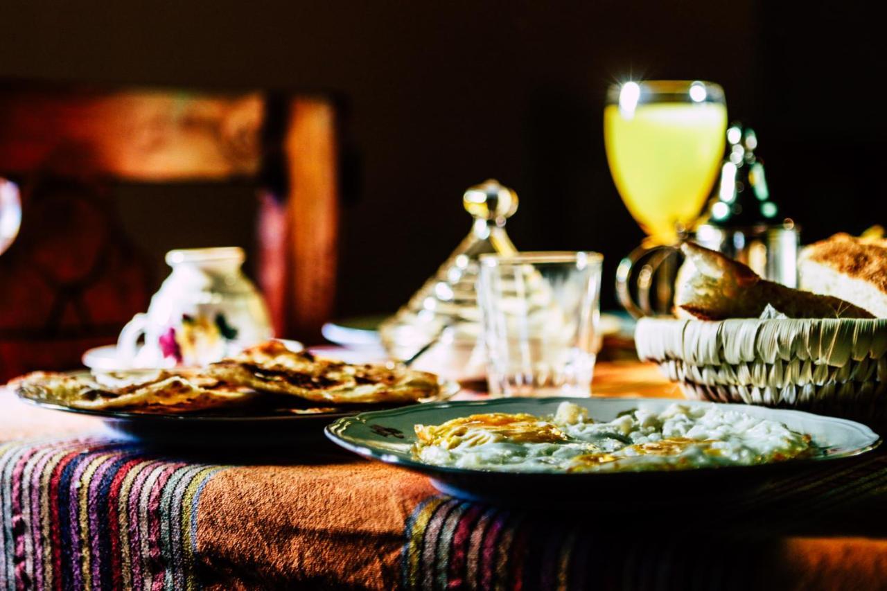 Riad Caravasar Merzouga Bagian luar foto