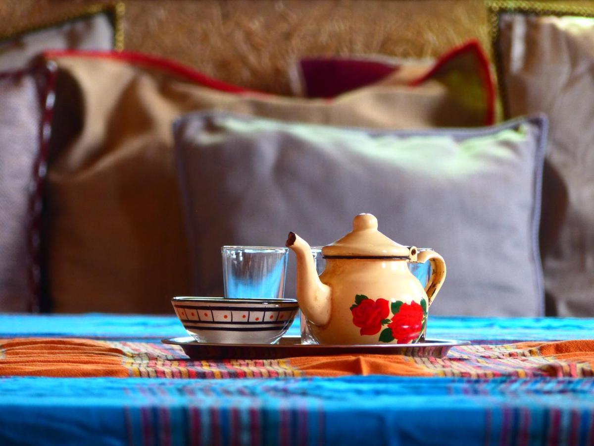 Riad Caravasar Merzouga Bagian luar foto