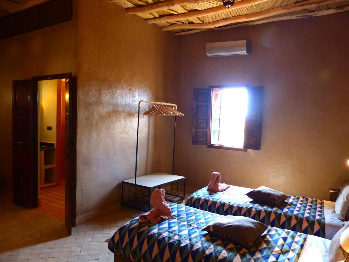 Riad Caravasar Merzouga Bagian luar foto