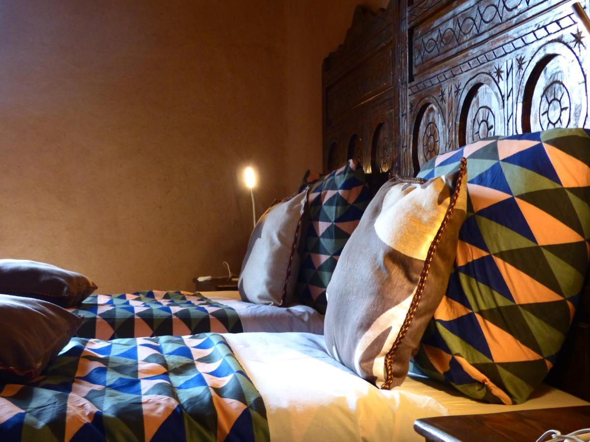 Riad Caravasar Merzouga Bagian luar foto