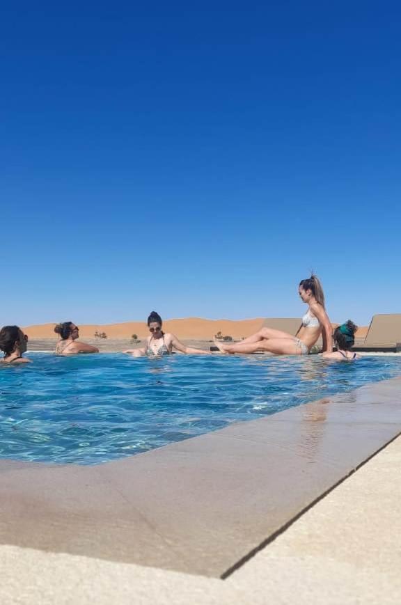 Riad Caravasar Merzouga Bagian luar foto