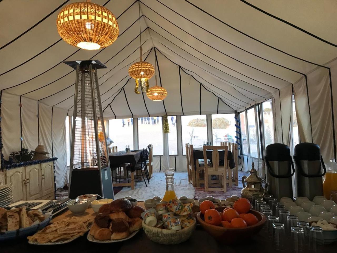 Riad Caravasar Merzouga Bagian luar foto